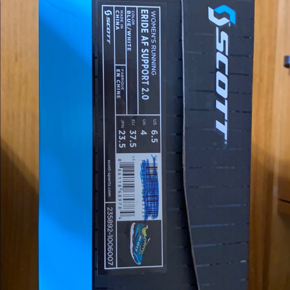 Scott sneakers - Picture 1 of 6